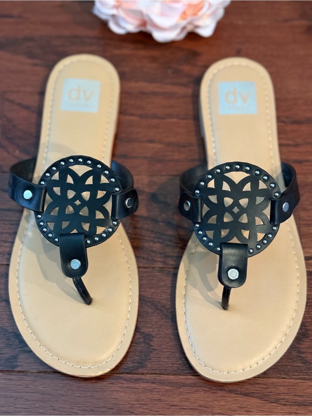DV by Dolce Vita Black Medallion Thong Sandals Size 9 Flats Boho